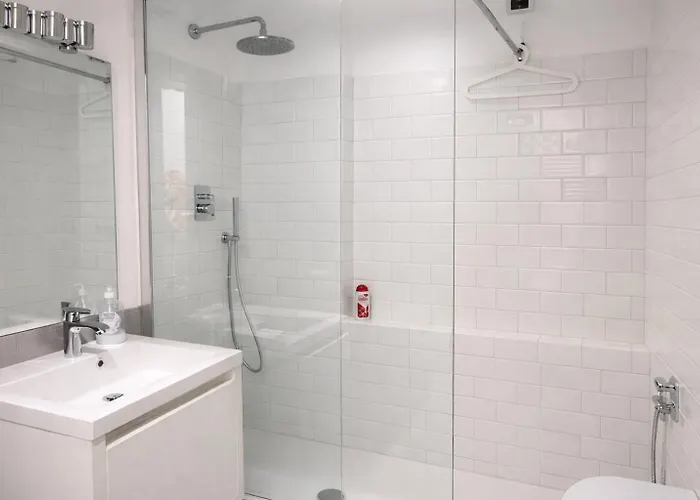 Saint Peter Basilica 200m- 2br -2ba -sleeps 6 דירה רומא
